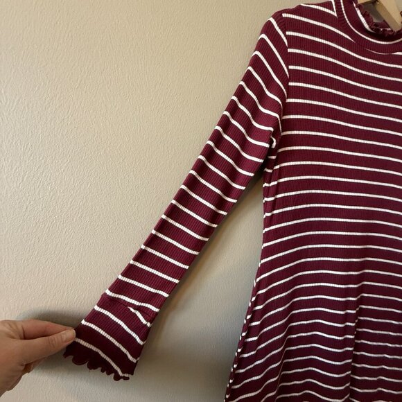 Women's L Lulus Maroon and White Ribbed Striped Dress Lettuce Edge Ruffles - Picture 4 of 9
